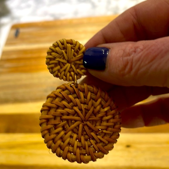 Bundle of earrings for summer! Pierced only. 1.5 to 2 inches. - Picture 4 of 5